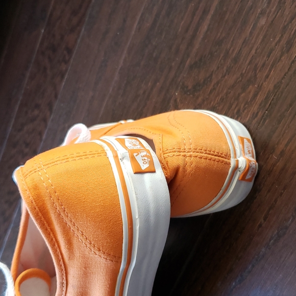 Van's shoes - Picture 4 of 11